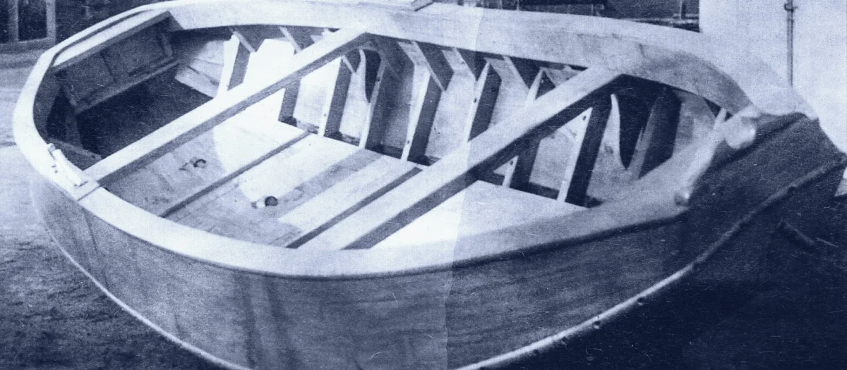 Early plank-built boat of the Liekeveel type from 1854 – marking the beginning of Fassmer’s shipyard history and craftsmanship tradition.