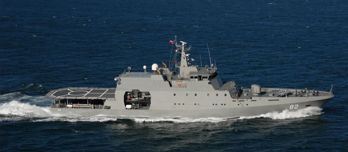 Chilean Navy patrol vessel at sea – constructed using Fassmer’s ship design, featuring a distinctive grey hull and helicopter deck.
