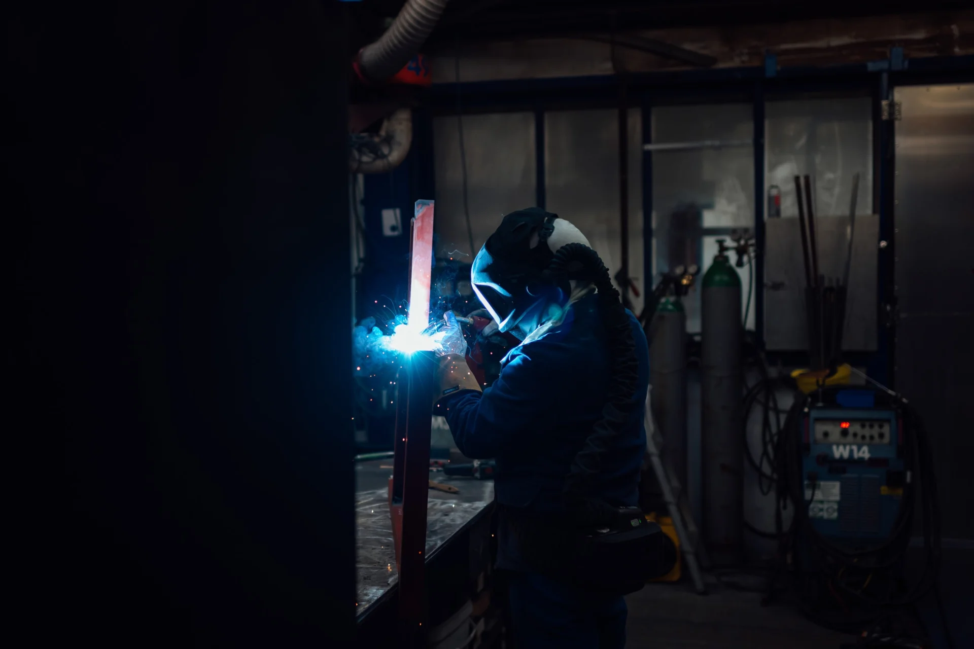 Career at Fassmer – welder working in metal processing and shipbuilding